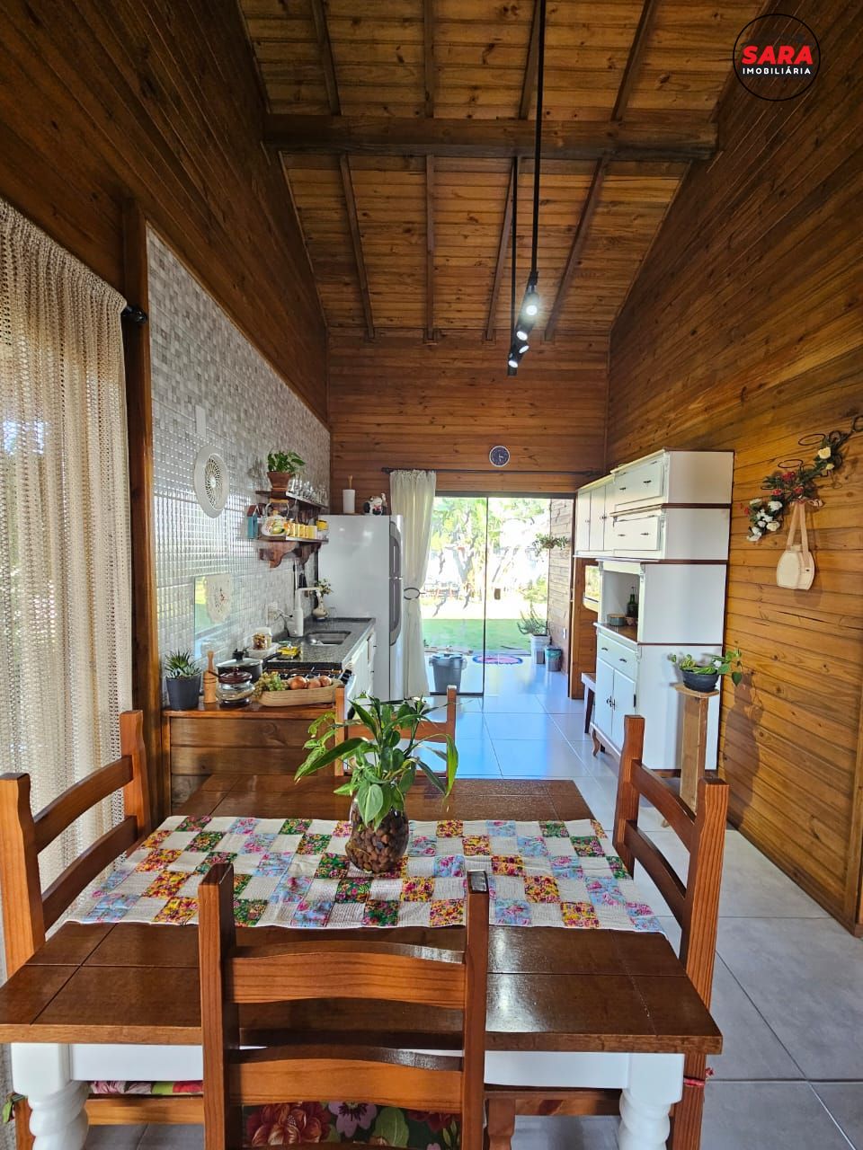 Casa à venda com 2 quartos, 75m² - Foto 8