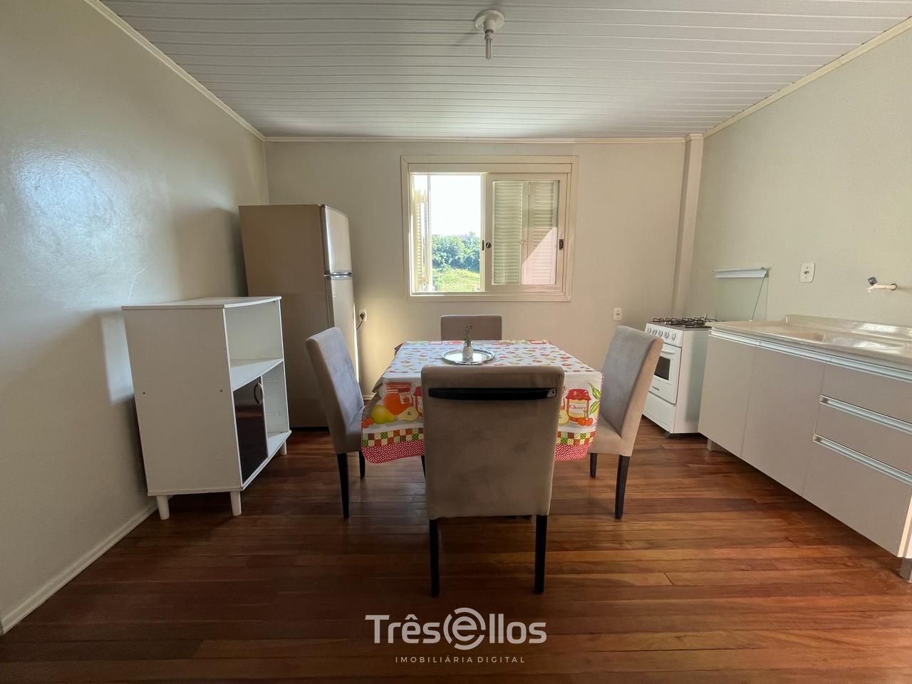 Casa à venda com 6 quartos, 230m² - Foto 15