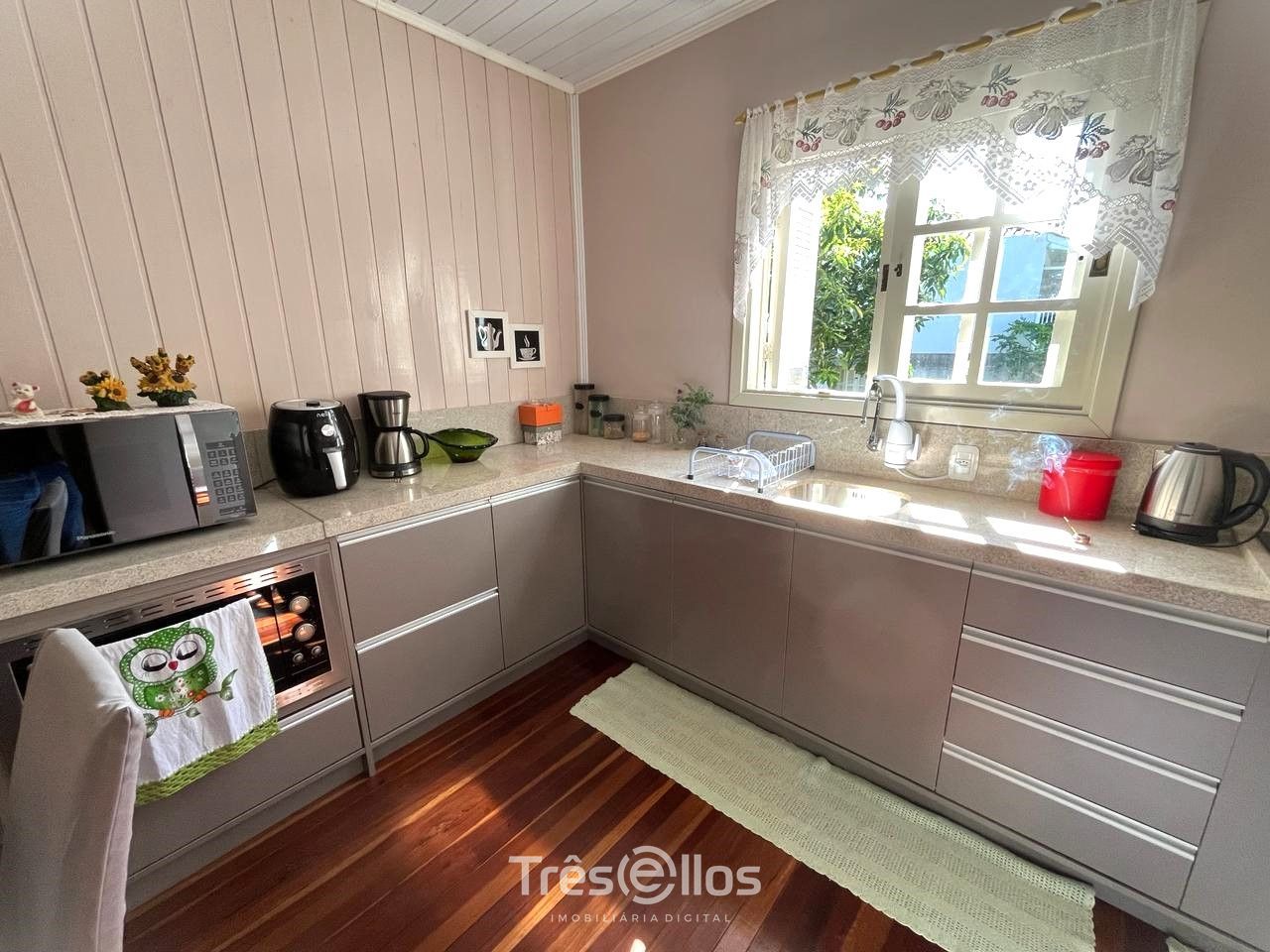 Casa à venda com 6 quartos, 230m² - Foto 3