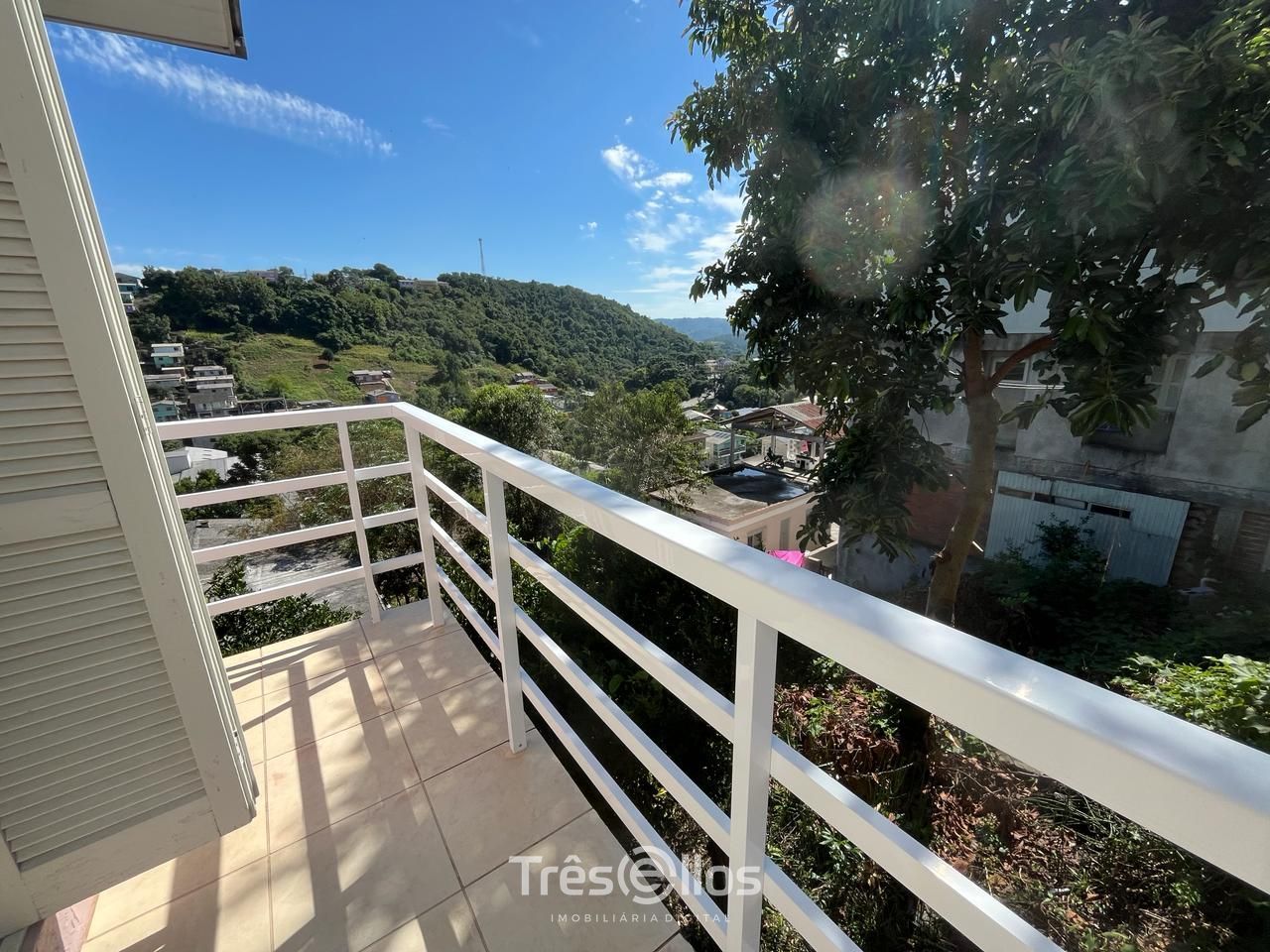Casa à venda com 6 quartos, 230m² - Foto 9