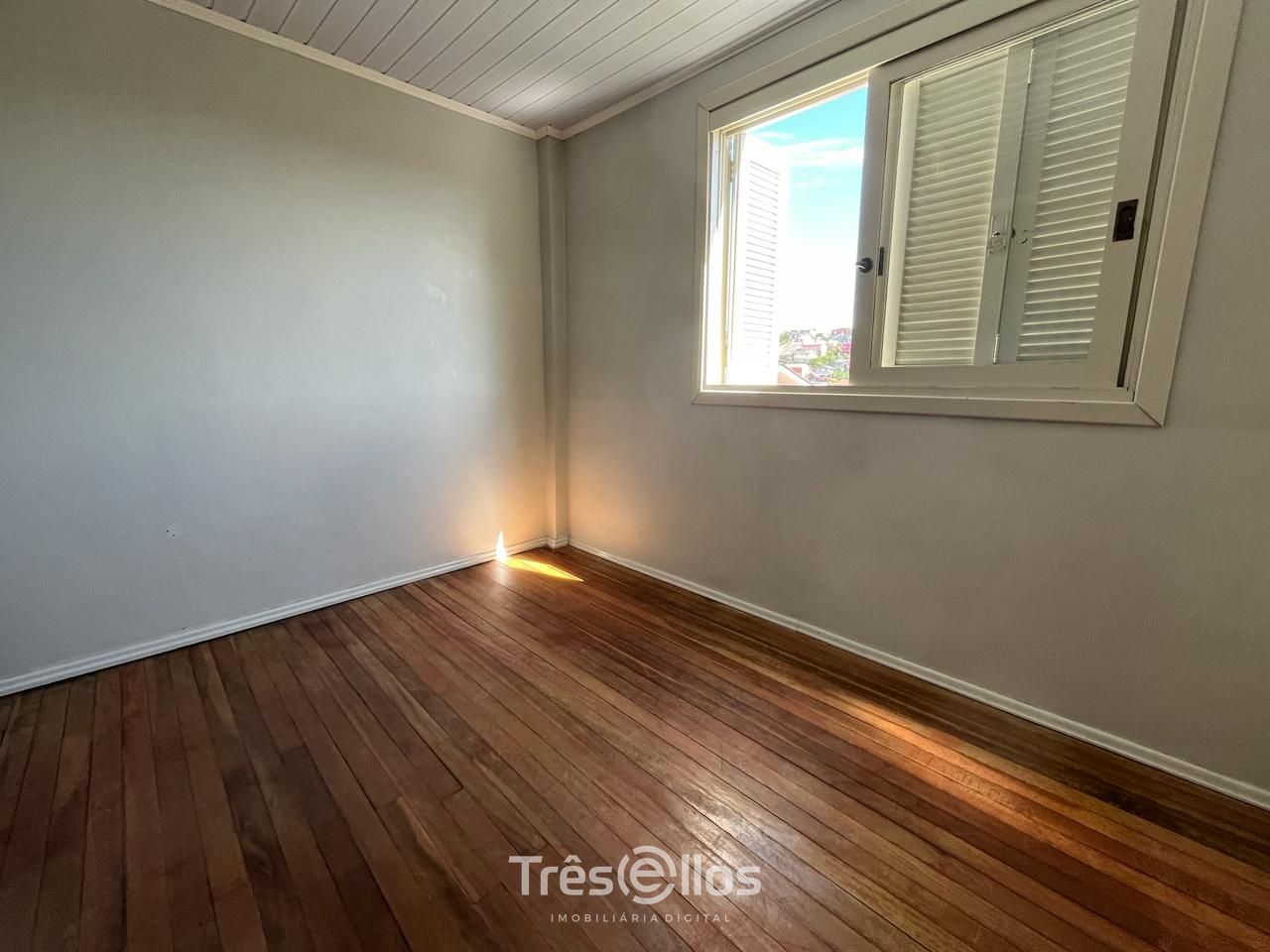 Casa à venda com 6 quartos, 230m² - Foto 18