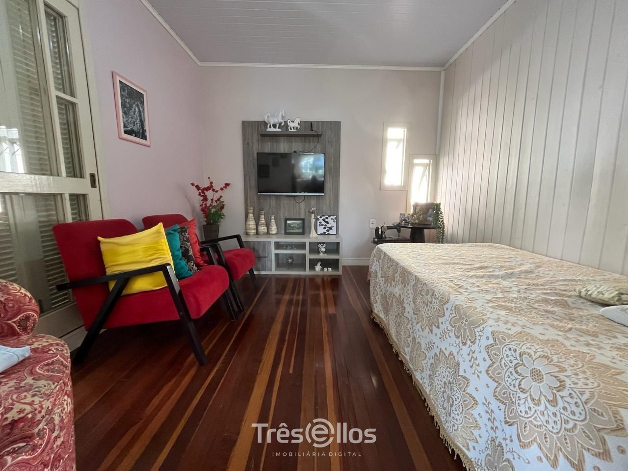 Casa à venda com 6 quartos, 230m² - Foto 4