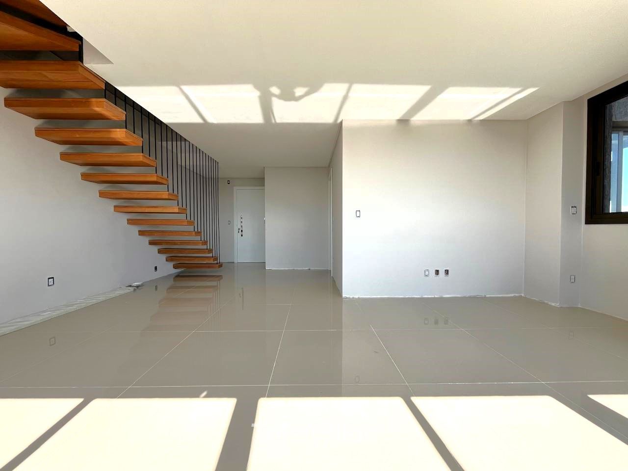 Apartamento à venda com 3 quartos, 188m² - Foto 1