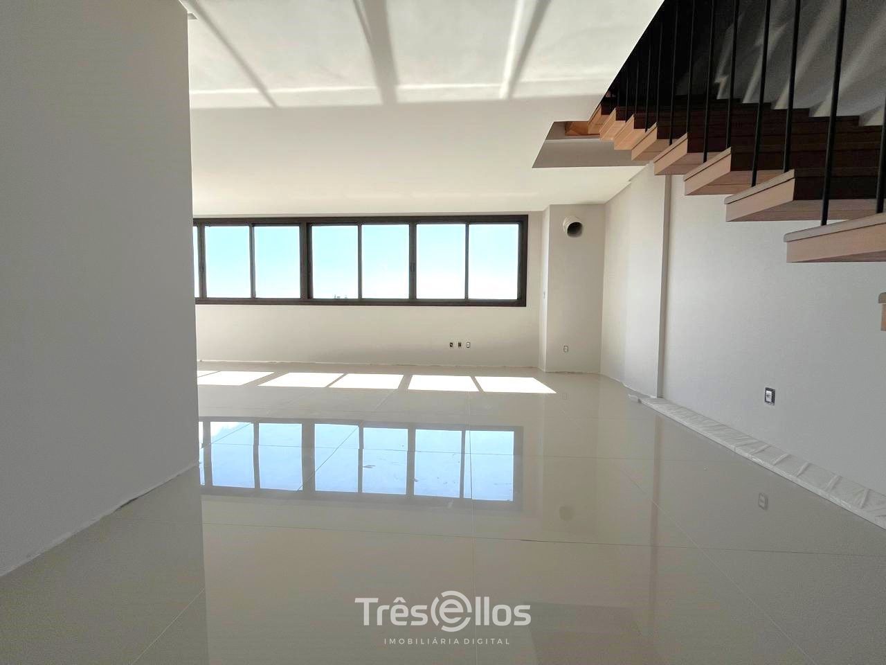 Apartamento à venda com 3 quartos, 188m² - Foto 2