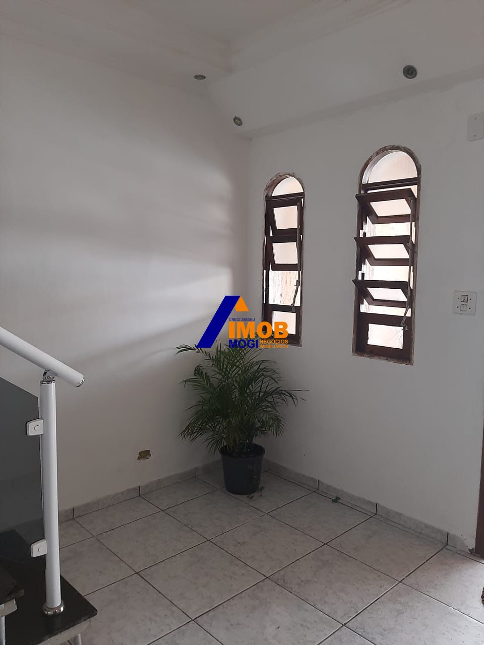 Casa à venda com 3 quartos, 190m² - Foto 1