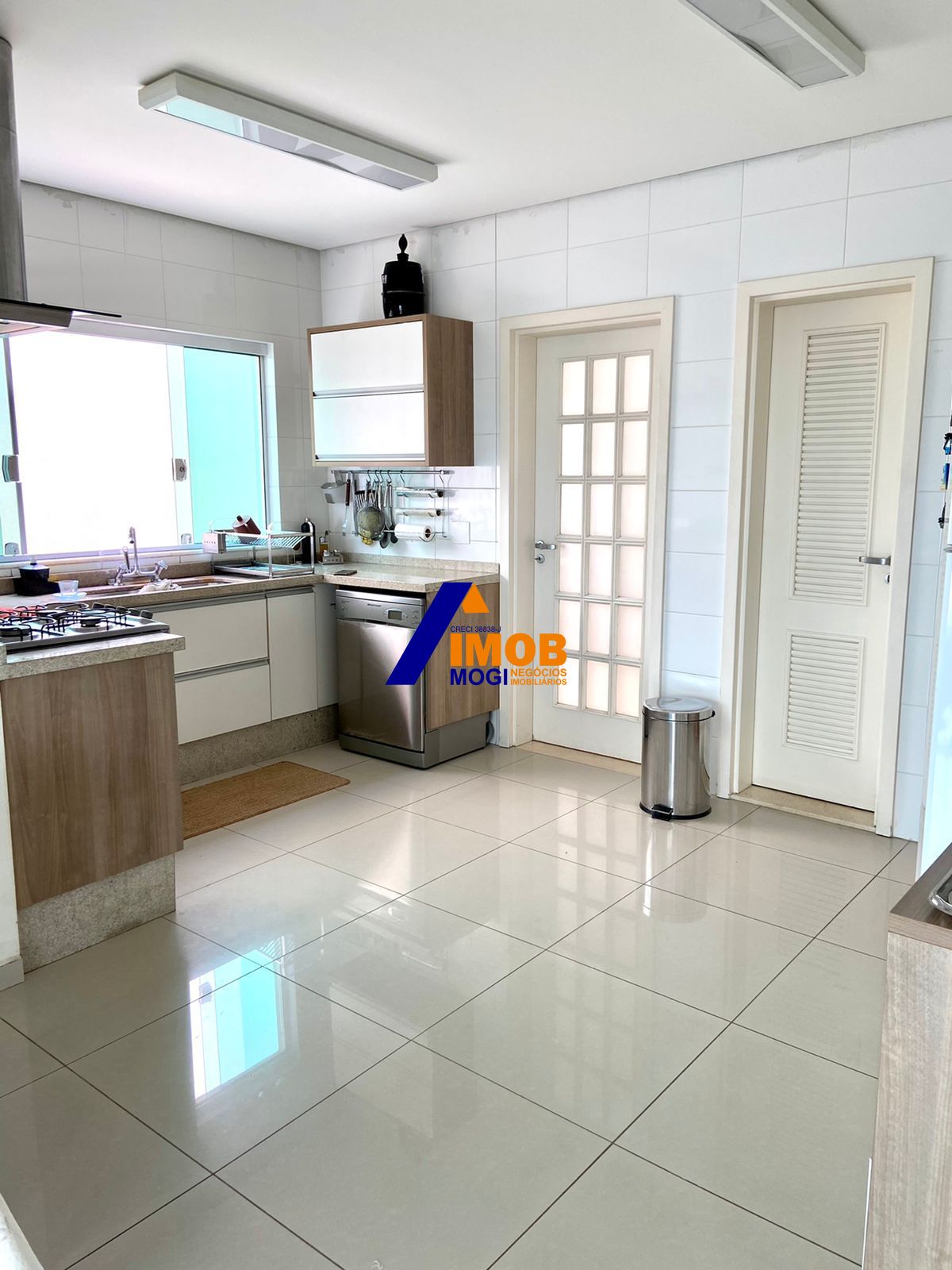 Sobrado, 3 quartos, 450 m² - Foto 2