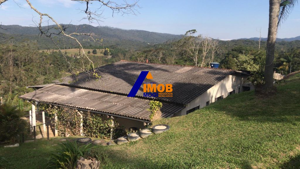 Casa à venda e aluguel com 6 quartos, 180m² - Foto 4