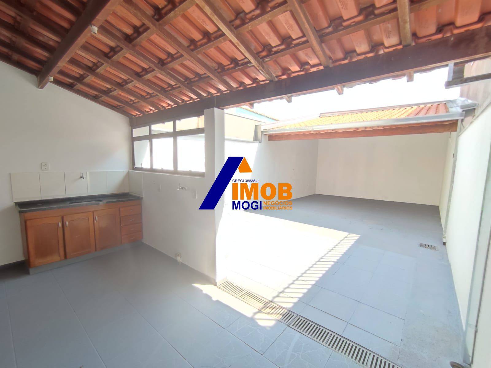 Sobrado à venda com 3 quartos, 94m² - Foto 2