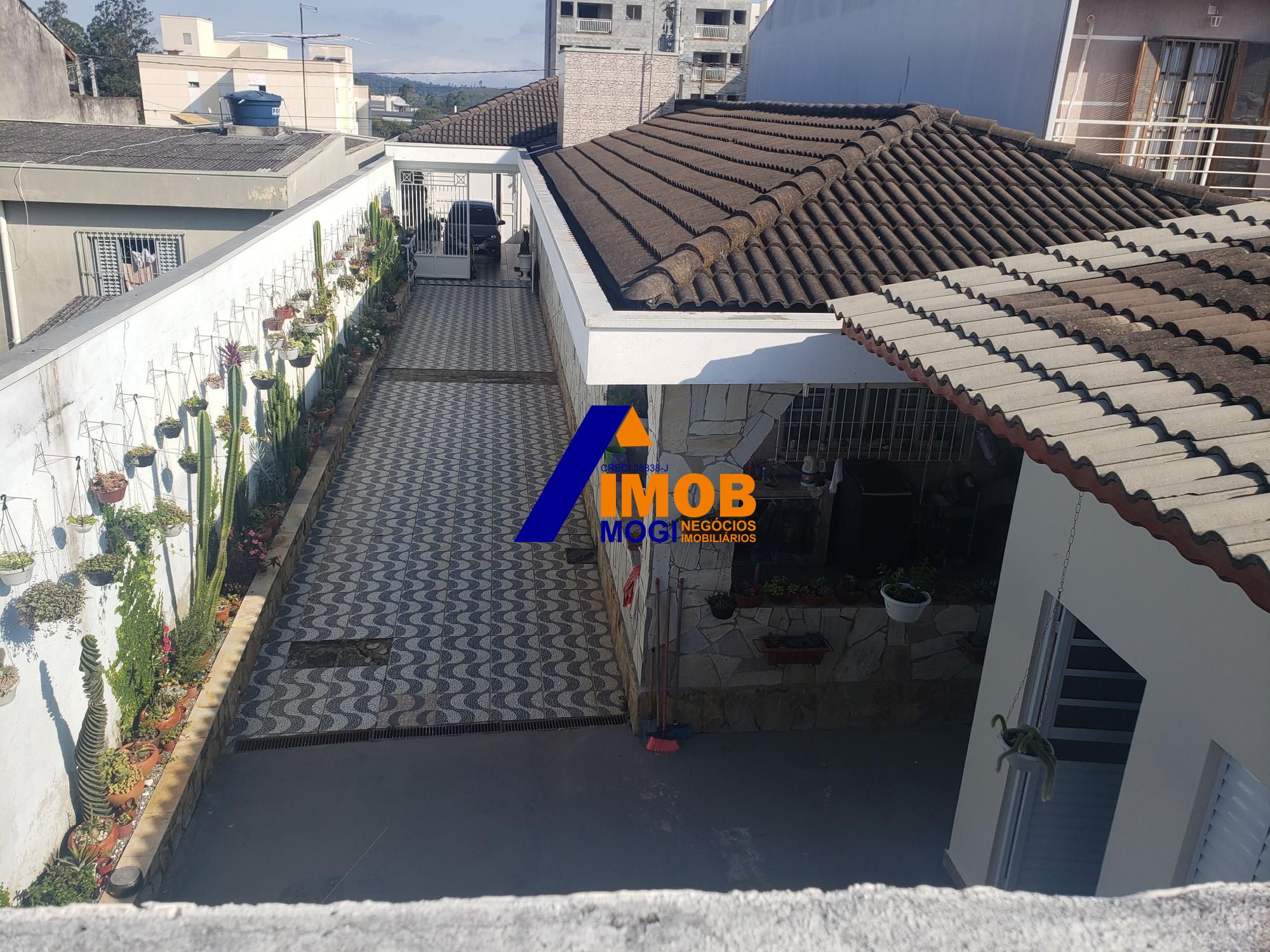 Casa à venda com 3 quartos, 268m² - Foto 1