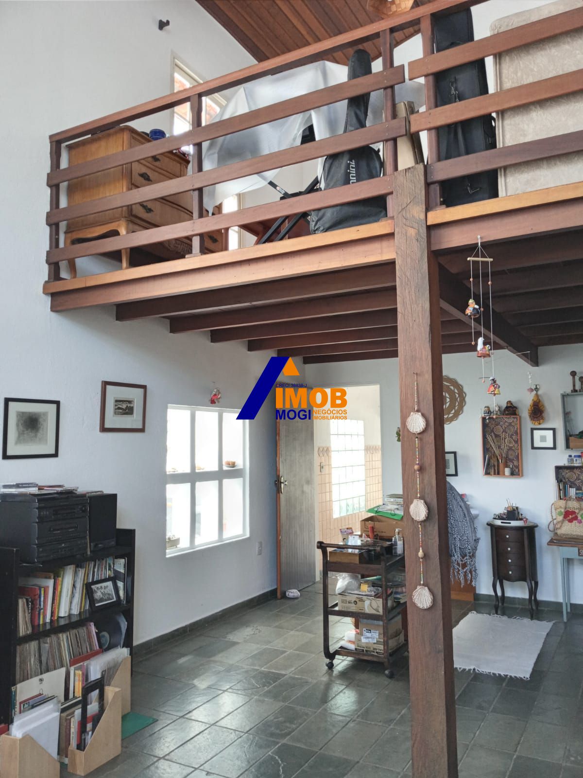 Casa à venda com 3 quartos, 217m² - Foto 2