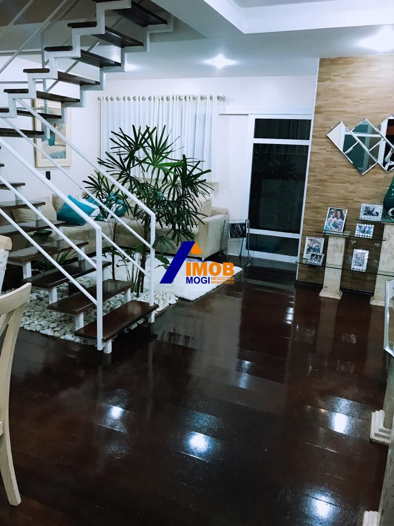 Casa, 4 quartos, 250 m² - Foto 1