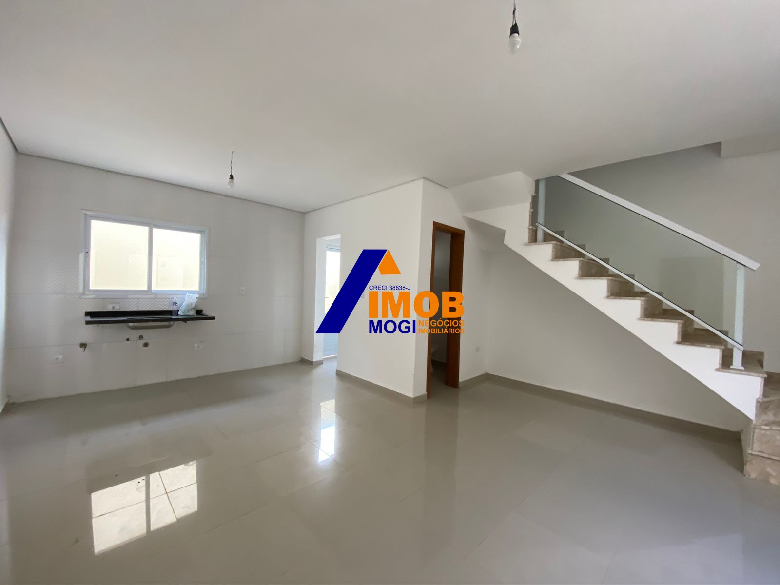 Casa de Condomínio à venda com 2 quartos, 68m² - Foto 1