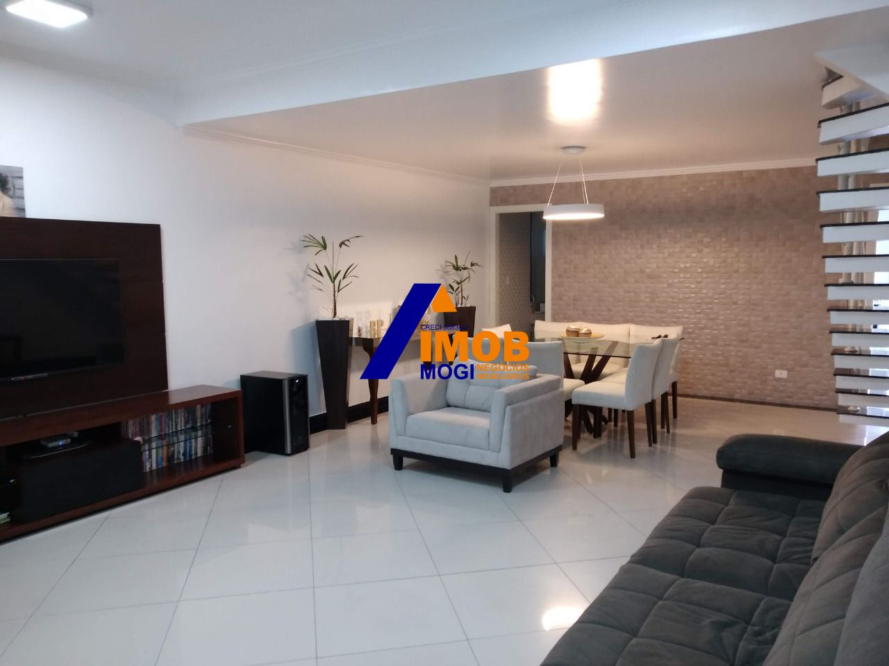 Casa à venda com 3 quartos, 170m² - Foto 4