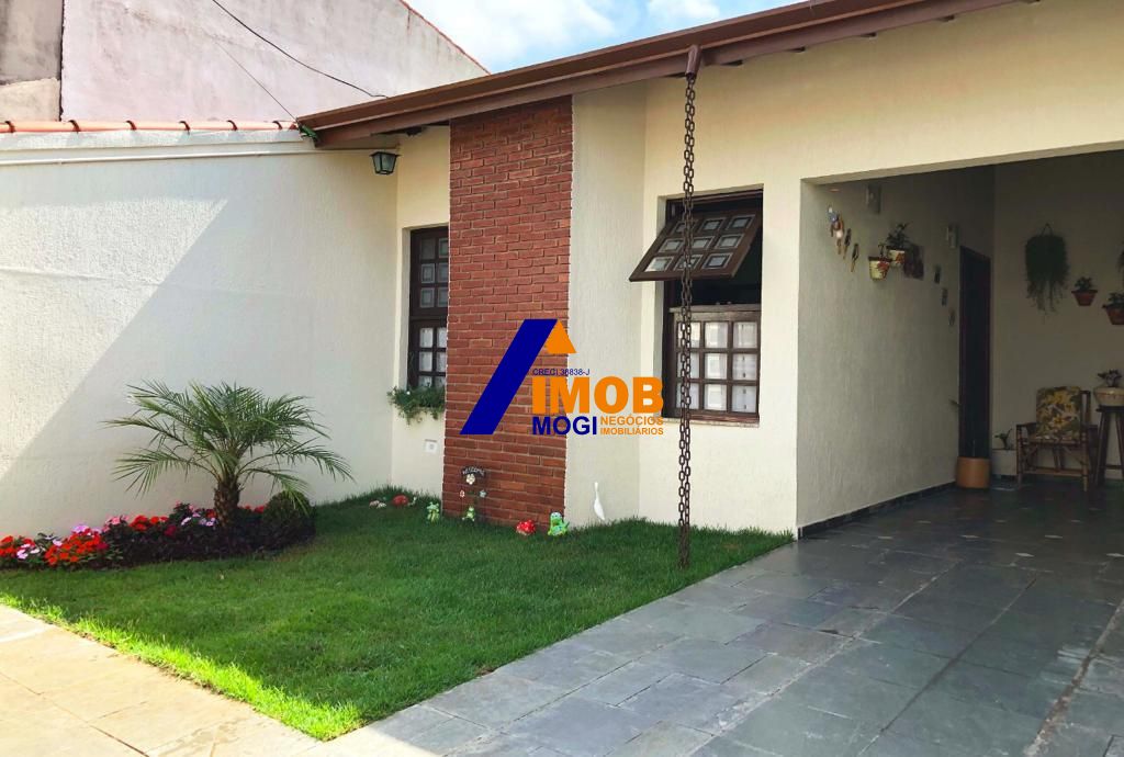 Casa à venda com 4 quartos, 140m² - Foto 1