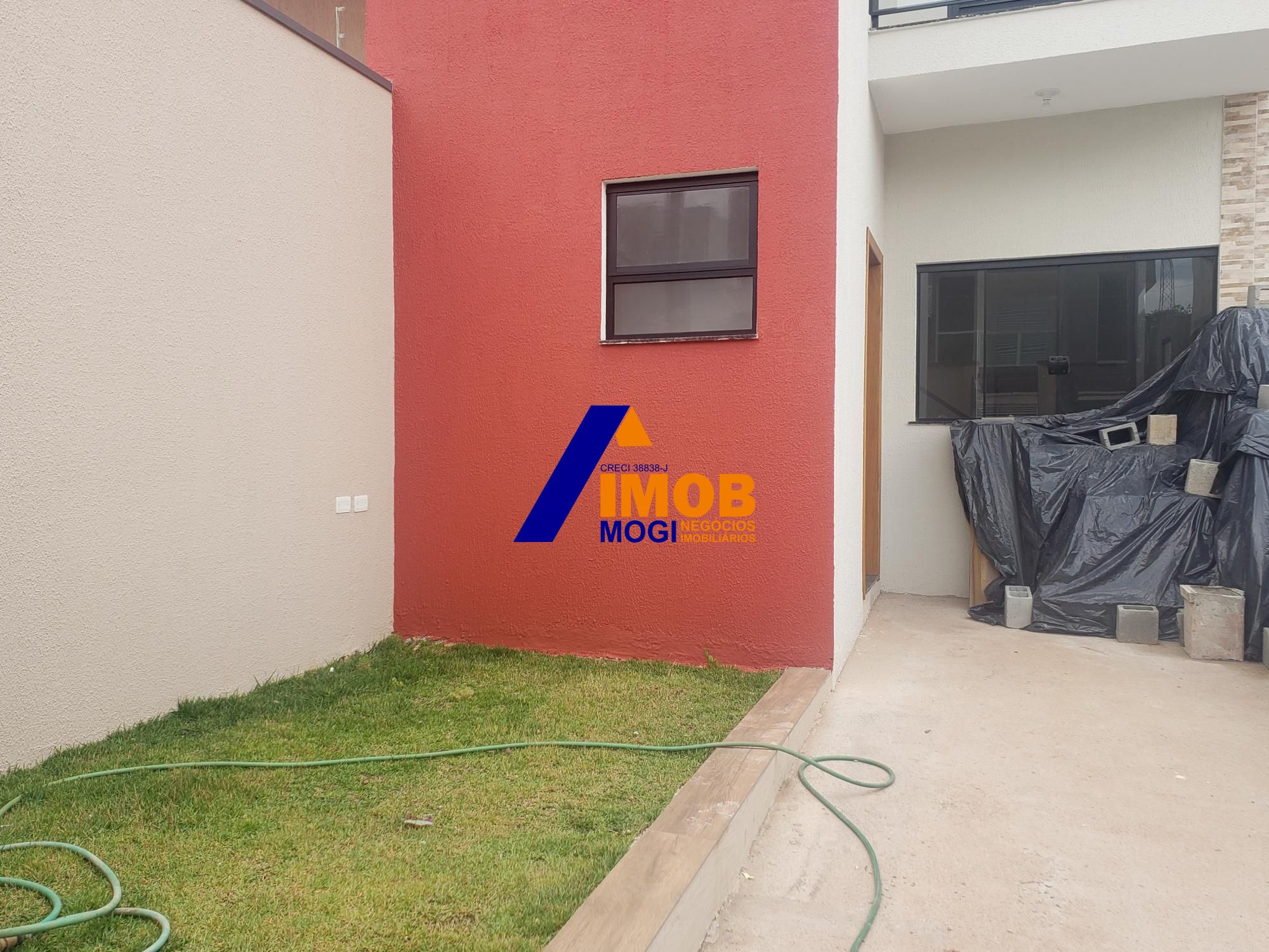 Casa à venda com 3 quartos, 162m² - Foto 2