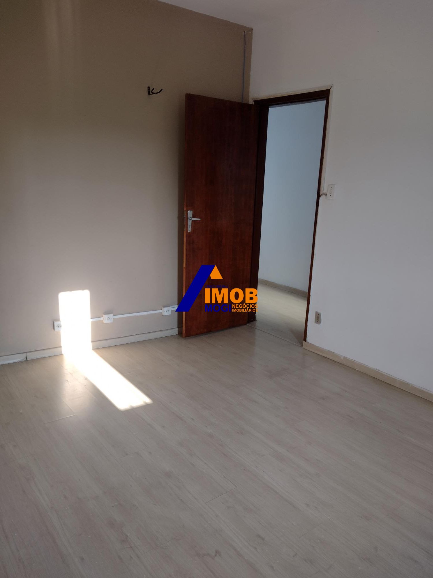 Casa para alugar com 3 quartos, 80m² - Foto 1