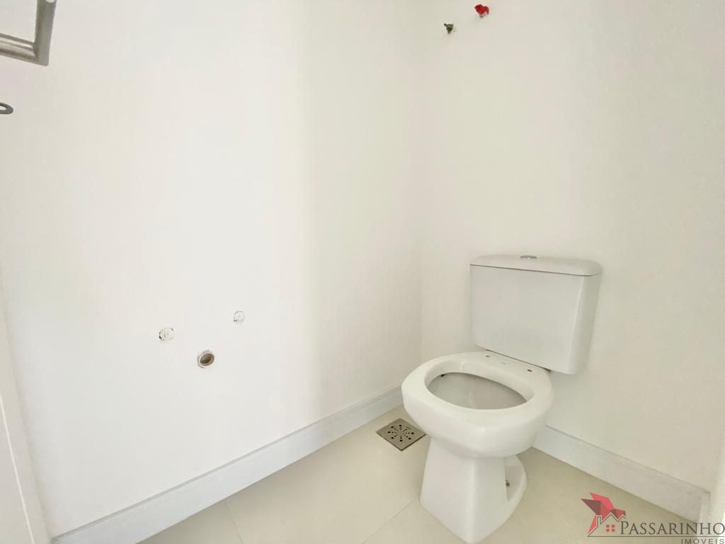 Apartamento à venda com 3 quartos, 200m² - Foto 17