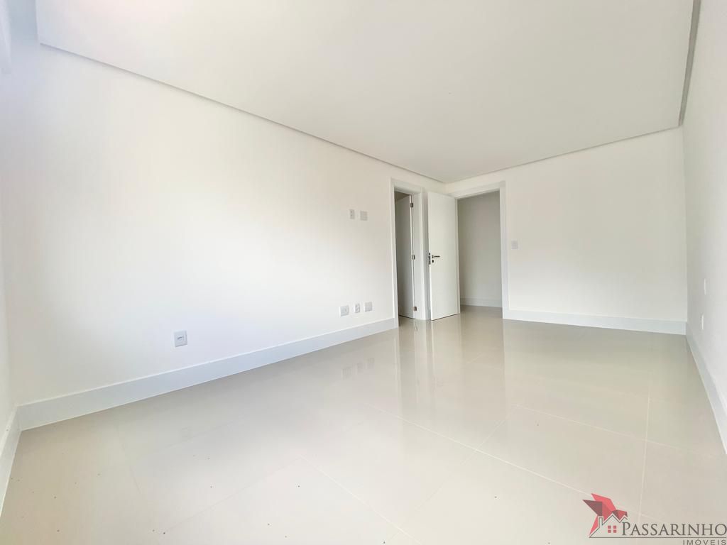 Apartamento à venda com 4 quartos, 217m² - Foto 27