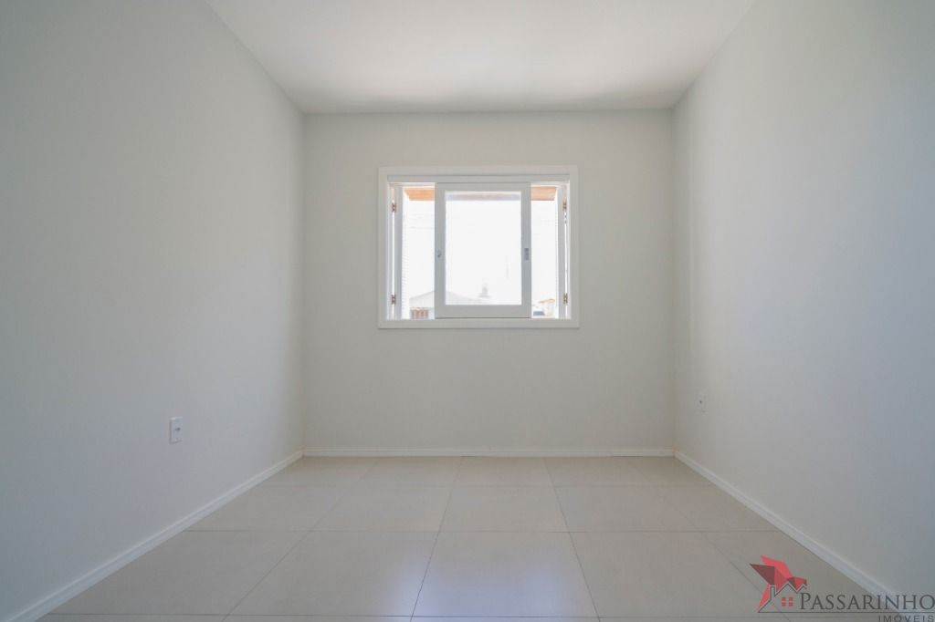 Casa à venda com 2 quartos, 60m² - Foto 7