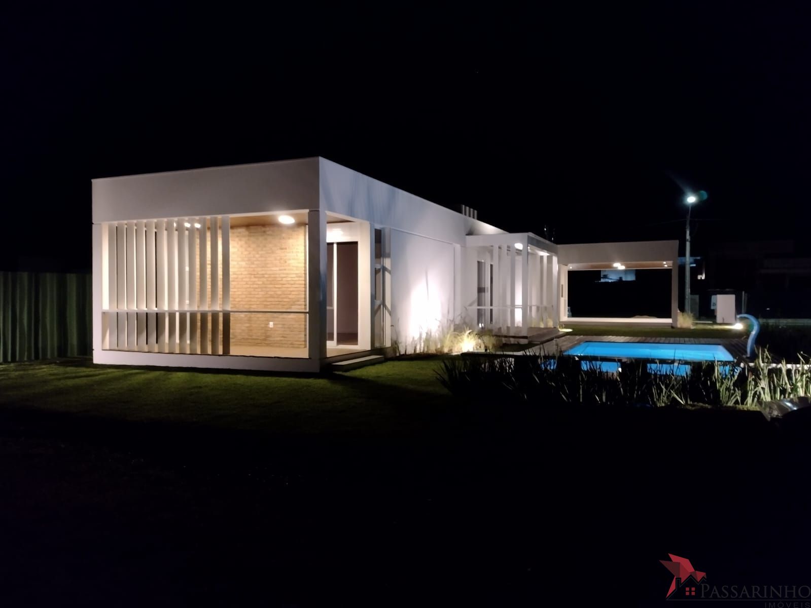 Casa à venda com 3 quartos, 174m² - Foto 2