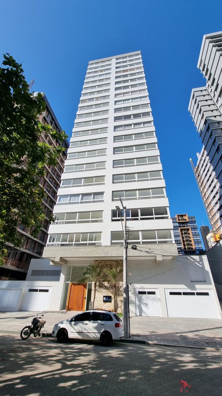 Apartamento à venda com 3 quartos, 130m² - Foto 2