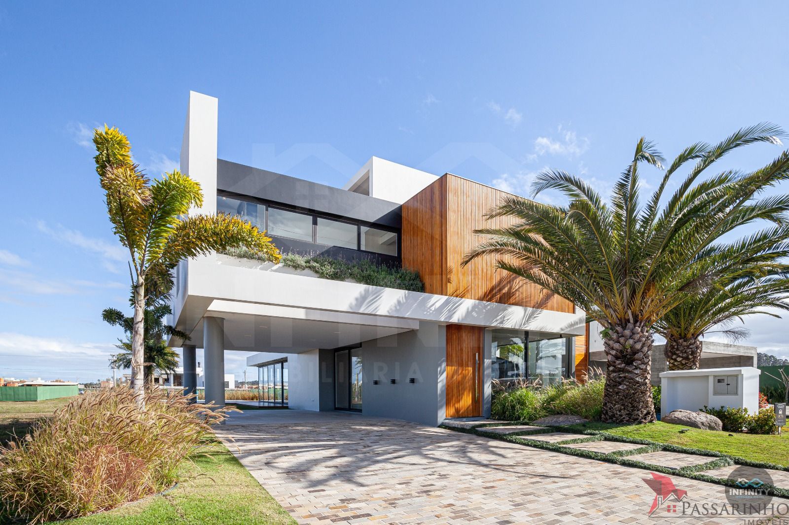 Casa de Condomínio à venda com 4 quartos, 336m² - Foto 1