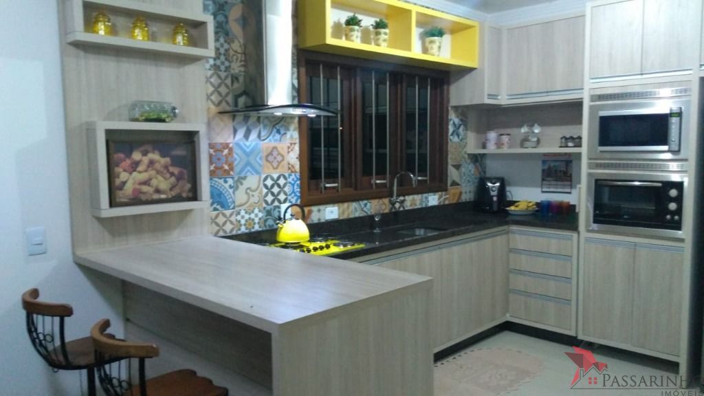 Sobrado à venda com 3 quartos, 198m² - Foto 4