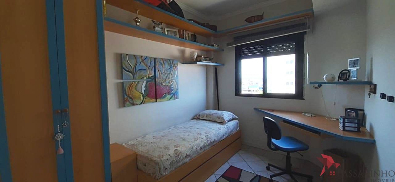 Apartamento à venda com 4 quartos, 218m² - Foto 12