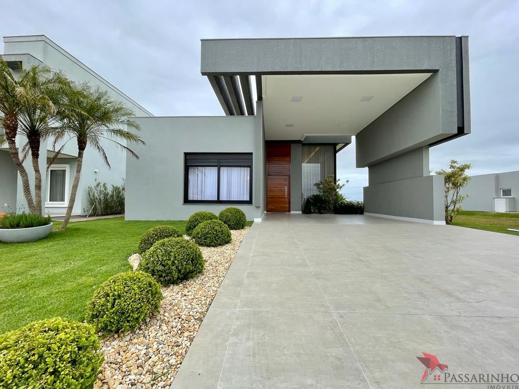 Casa de Condomínio à venda com 3 quartos, 210m² - Foto 1