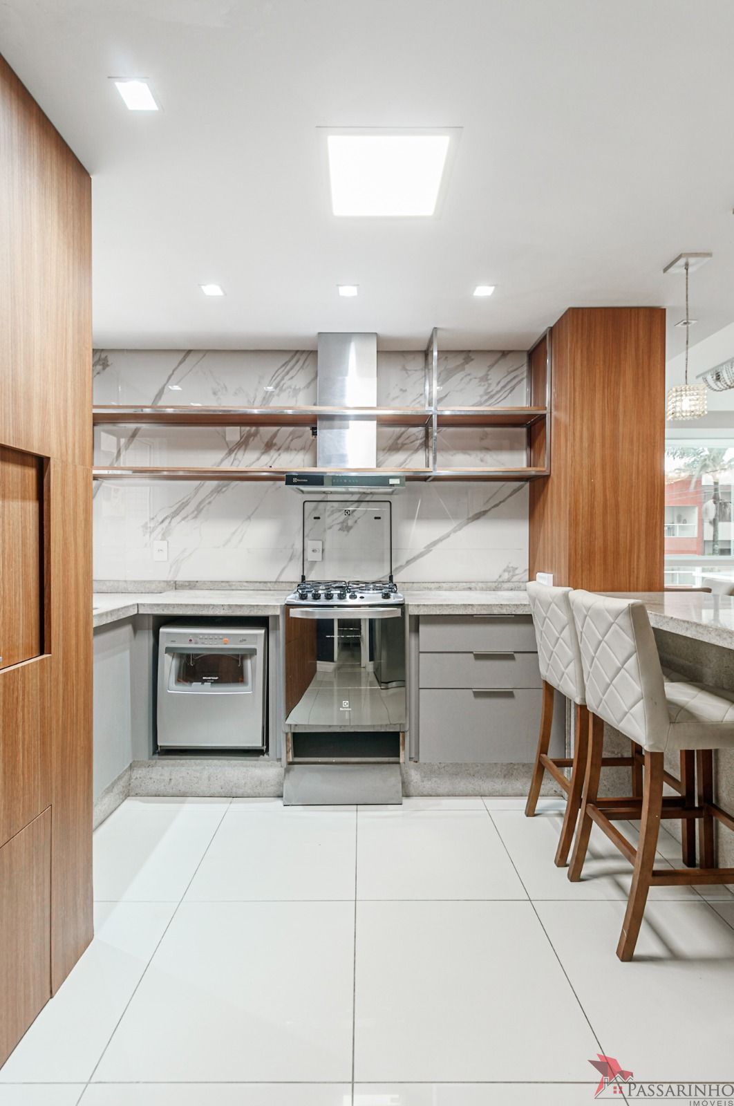 Apartamento à venda com 3 quartos, 202m² - Foto 9
