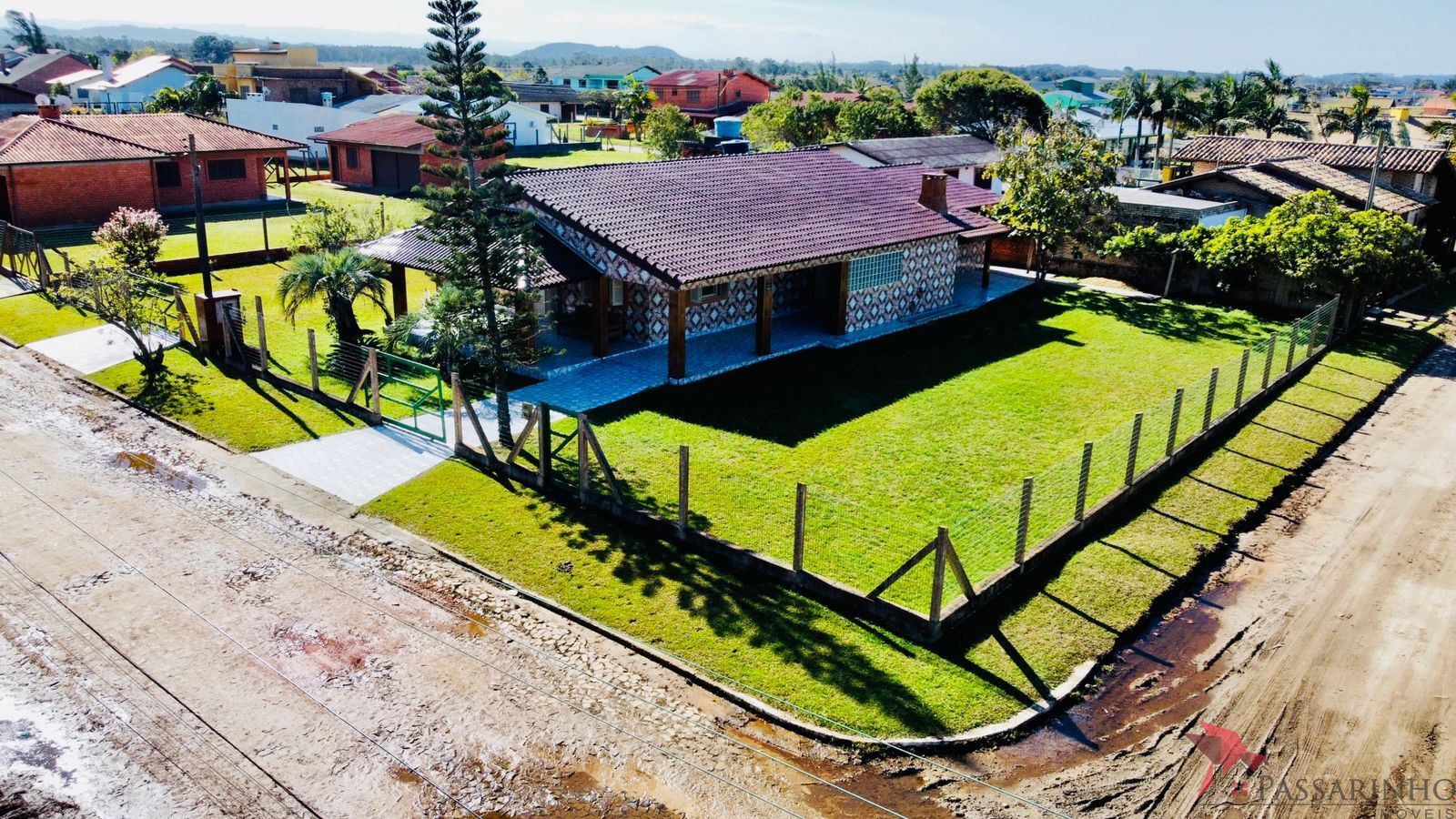 Casa, 5 quartos, 245 m² - Foto 1