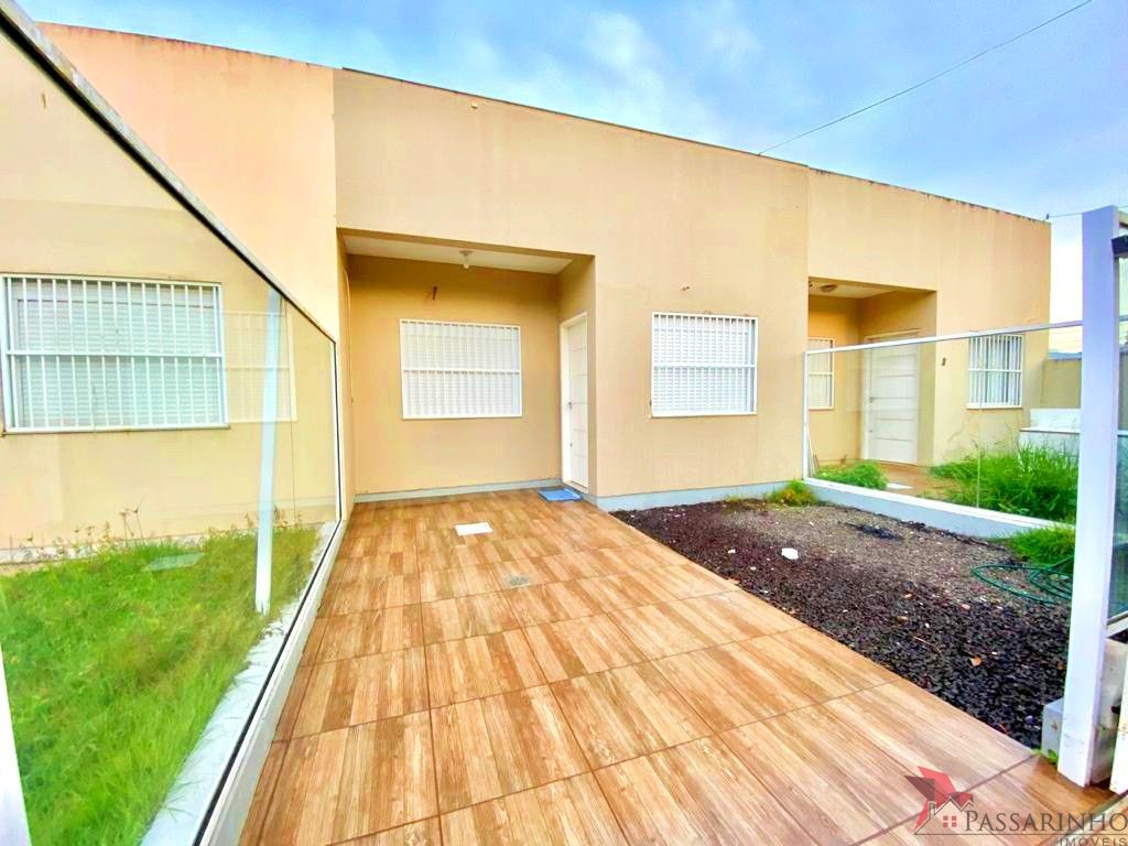 Casa à venda com 2 quartos, 60m² - Foto 1