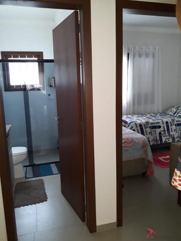 Casa à venda com 3 quartos, 190m² - Foto 9