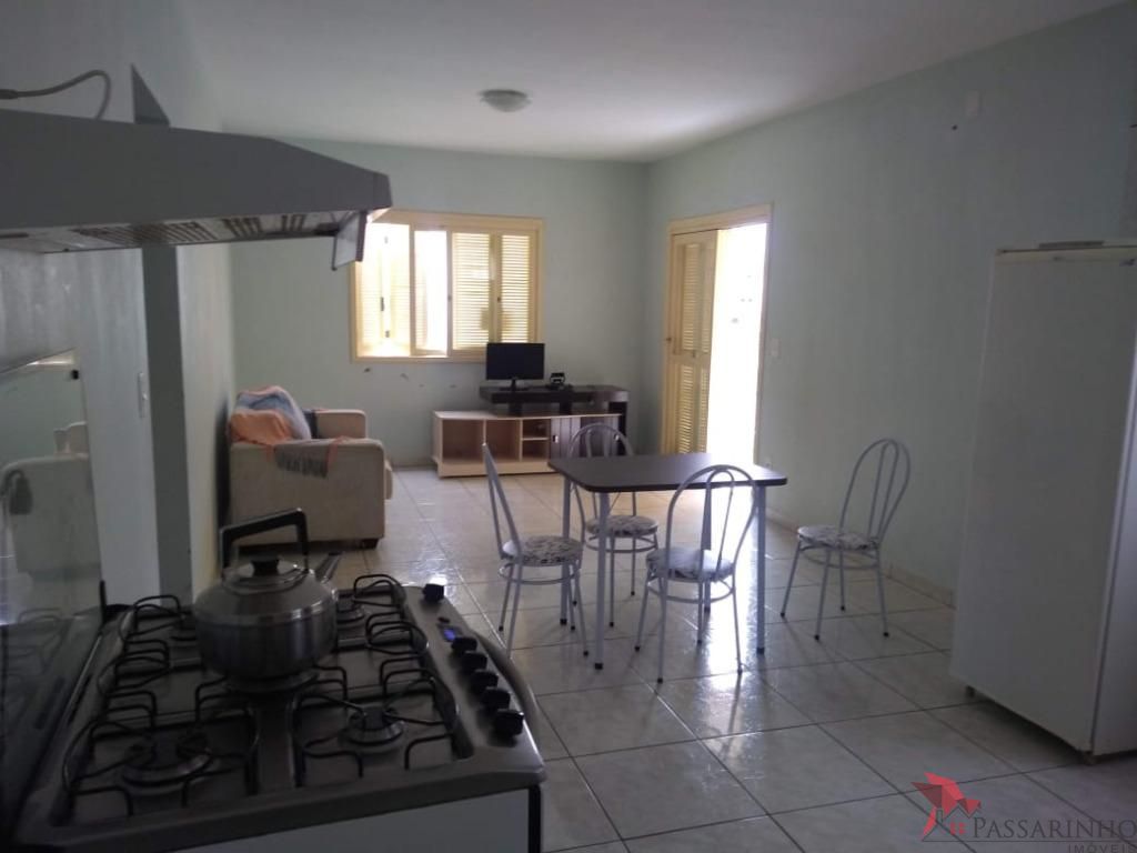Casa à venda com 2 quartos, 140m² - Foto 2