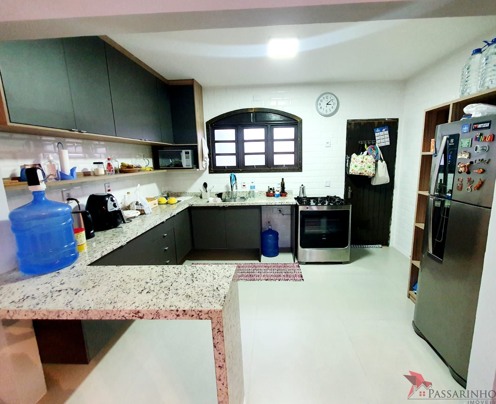 Casa à venda com 3 quartos, 233m² - Foto 3