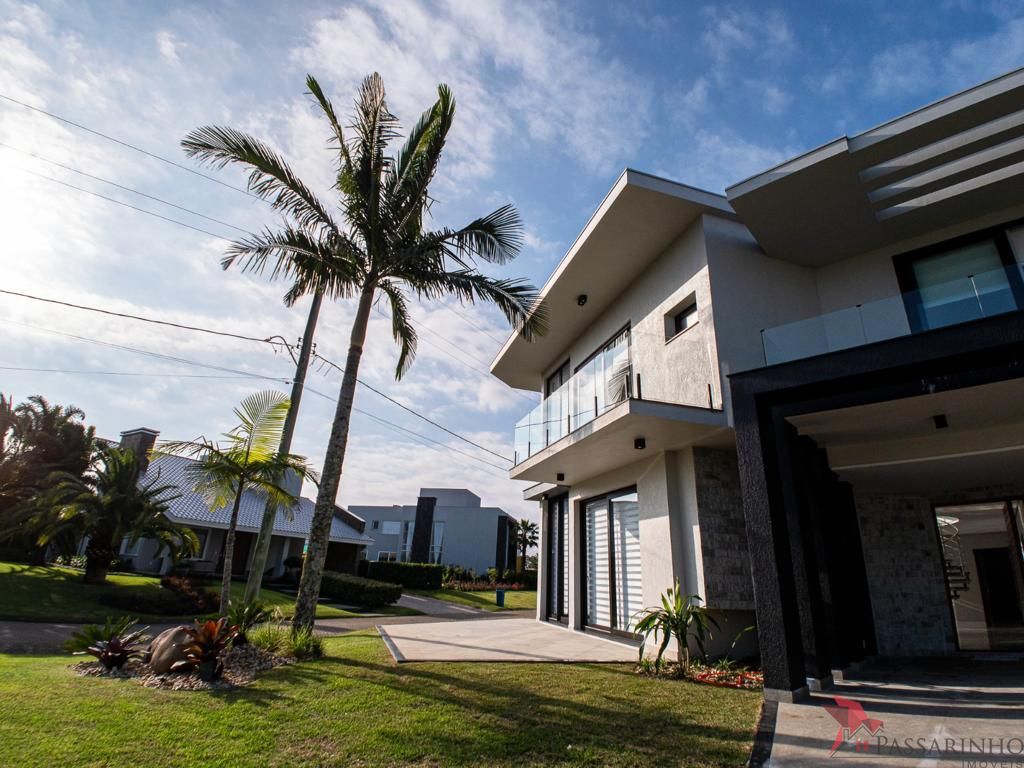 Casa de Condomínio à venda com 5 quartos, 240m² - Foto 1