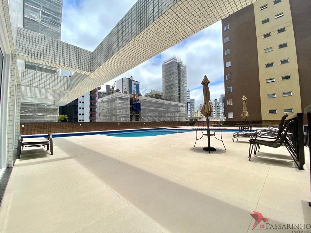 Apartamento à venda com 4 quartos, 217m² - Foto 7