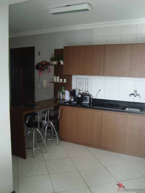 Cobertura à venda com 3 quartos, 220m² - Foto 2