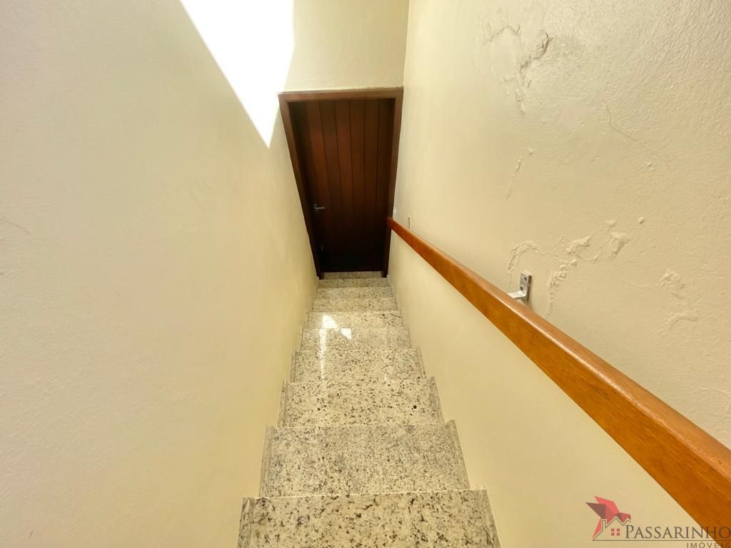 Casa à venda com 4 quartos, 300m² - Foto 24