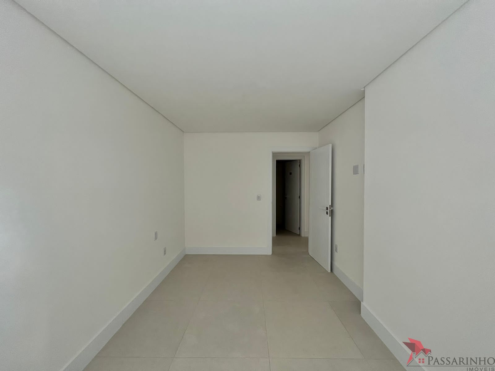 Apartamento à venda com 3 quartos, 130m² - Foto 23