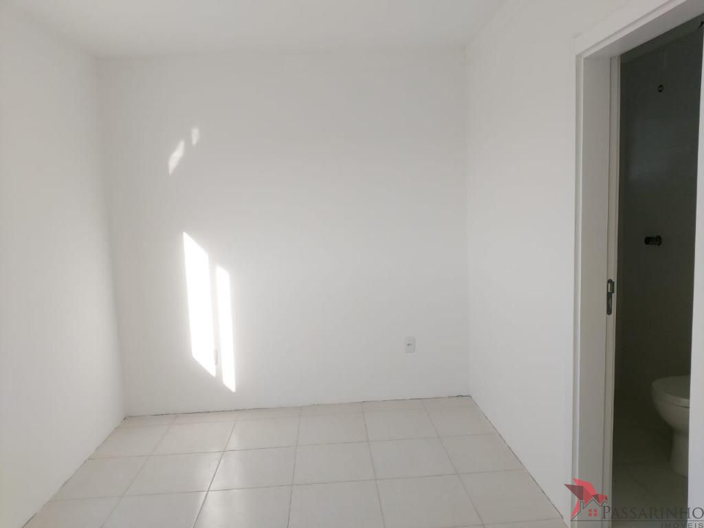 Apartamento à venda com 3 quartos, 87m² - Foto 2