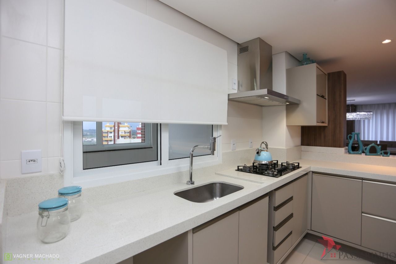 Apartamento à venda com 4 quartos, 216m² - Foto 4