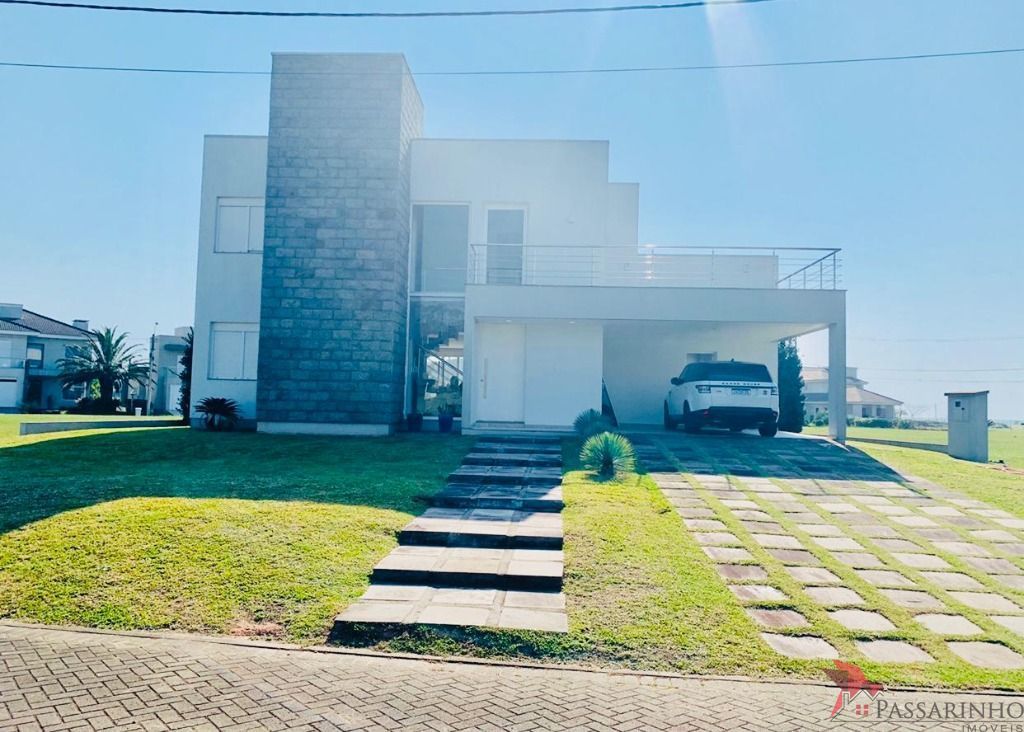 Casa de Condomínio à venda com 4 quartos, 320m² - Foto 1