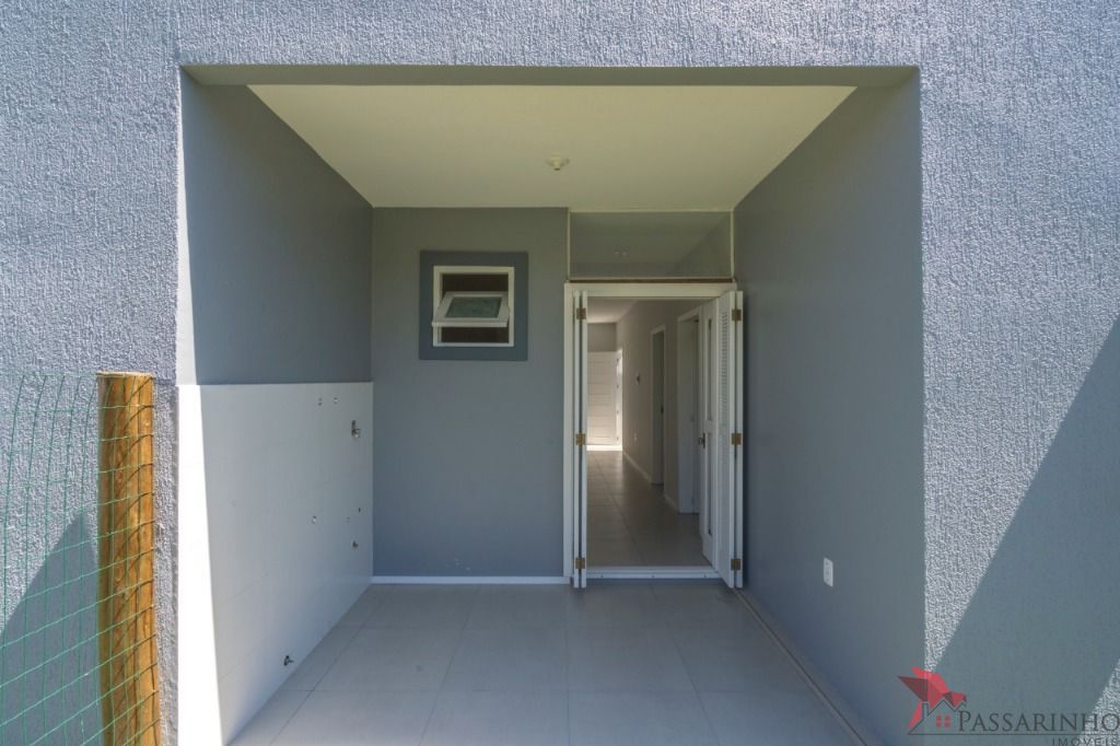 Casa à venda com 2 quartos, 60m² - Foto 5