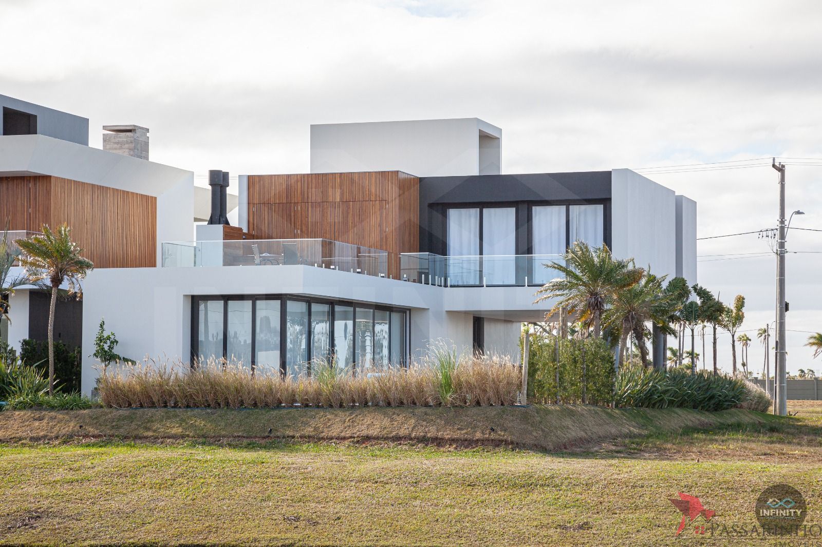 Casa de Condomínio à venda com 4 quartos, 336m² - Foto 5