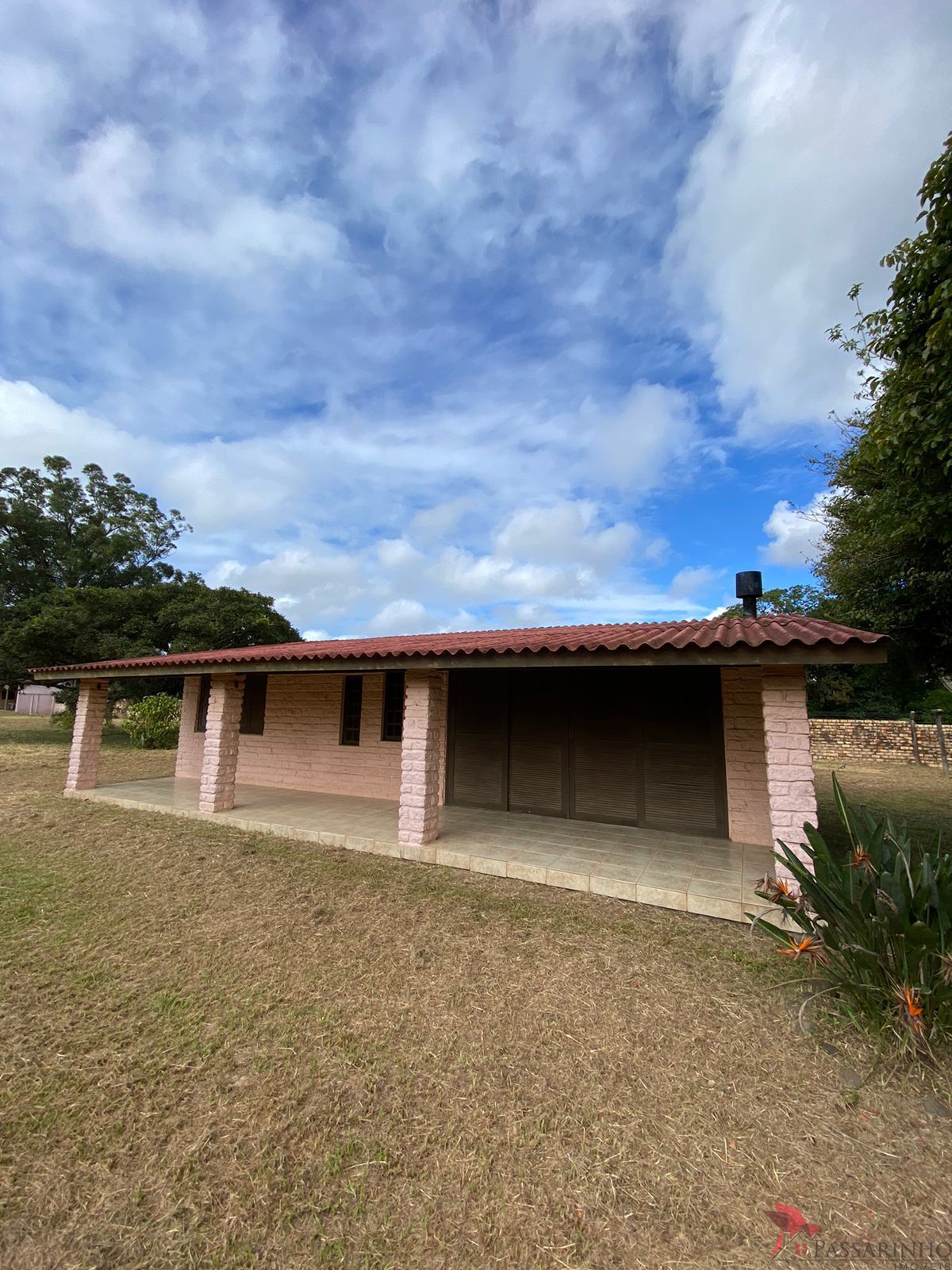 Sítio à venda com 2 quartos, 60000000m² - Foto 1