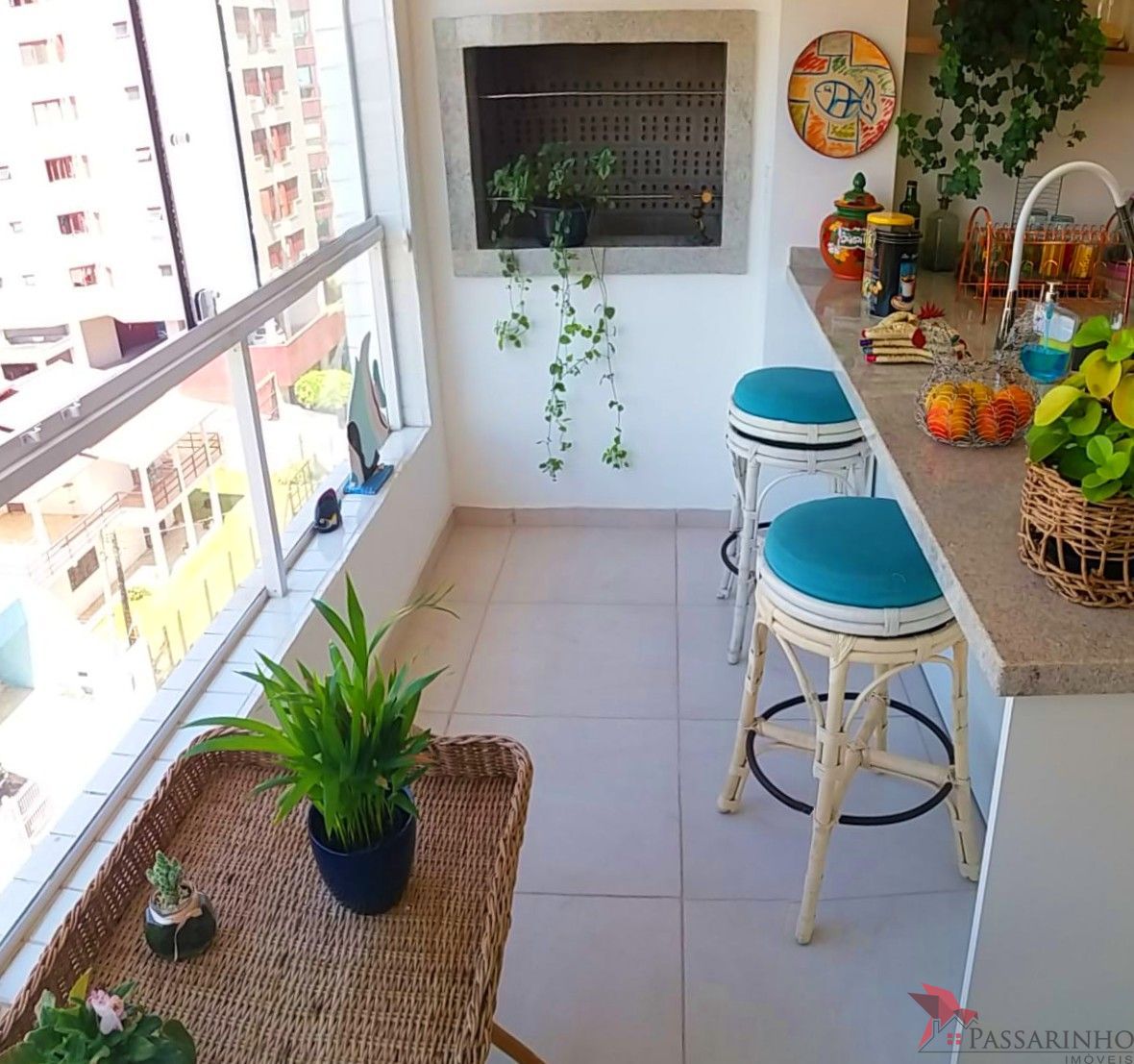 Apartamento à venda com 2 quartos, 75m² - Foto 4