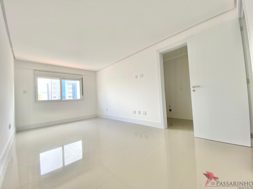 Apartamento à venda com 4 quartos, 217m² - Foto 24