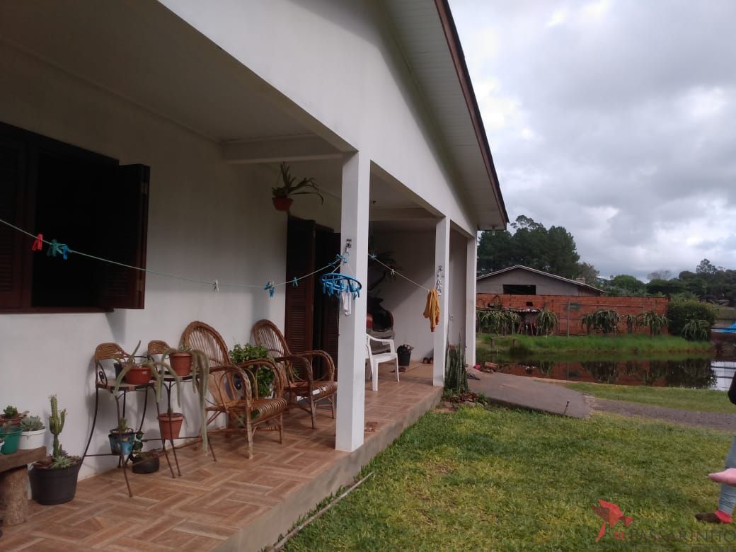 Chácara à venda com 2 quartos, 121m² - Foto 1