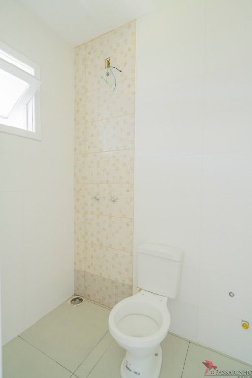 Casa à venda com 2 quartos, 60m² - Foto 8